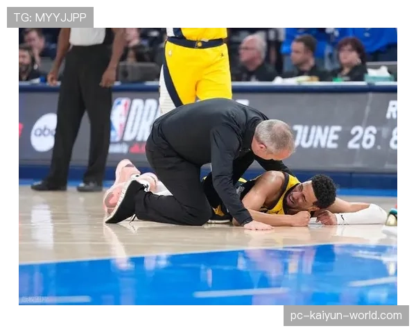 哈利伯顿无球跑动制造错位，提升步行者进攻效率